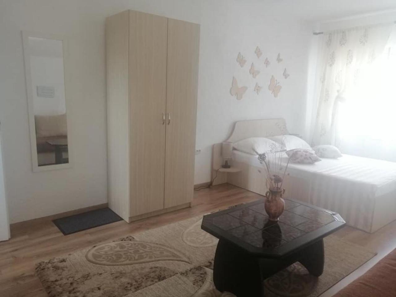 Collias Hotel Horezu Buitenkant foto